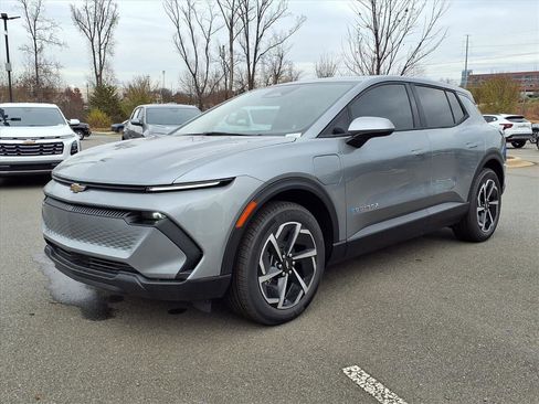 New 2026 Chevrolet Equinox EV LT image 29