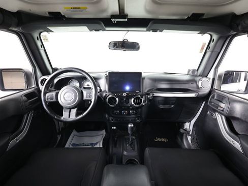 Used 2011 Jeep Wrangler Unlimited Sahara AWD/4WD image 26