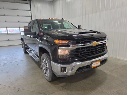 Used 2025 Chevrolet Silverado 3500 LT w/ All Star Edition AWD/4WD image 2