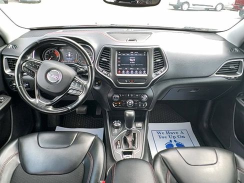 Used 2020 Jeep Cherokee Trailhawk w/ Cold Weather Group image 13