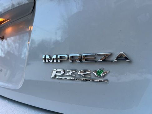 Used 2017 Subaru Impreza 2.0i Premium image 9