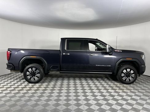 Used 2024 GMC Sierra 3500 Denali w/ Technology Package image 7