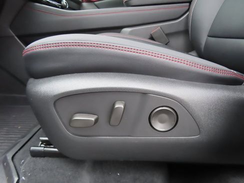 New 2026 Chevrolet Traverse RS w/ LPO, Floor Liner Package image 10