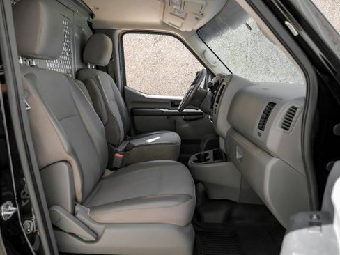 Used 2021 Nissan NV 2500 S image 38