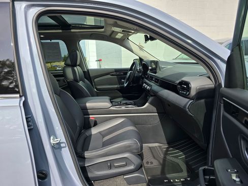 Certified 2024 Honda Pilot Touring image 10