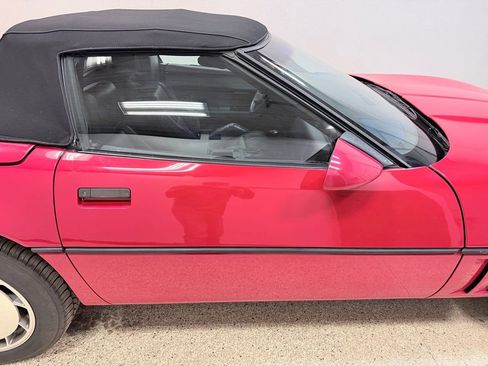 Used 1986 Chevrolet Corvette Convertible image 12