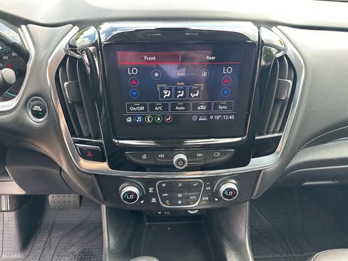 Used 2021 Chevrolet Traverse RS FWD image 24