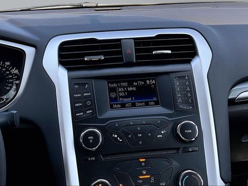 Used 2013 Ford Fusion SE FWD image 10
