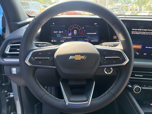 New 2026 Chevrolet Traverse LT w/ Driver Confidence Package AWD/4WD image 11
