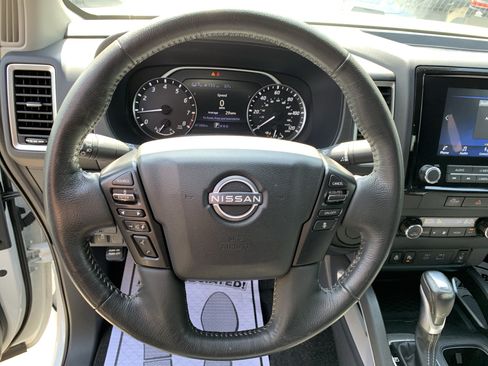 Used 2023 Nissan Frontier SV w/ SV Convenience Package RWD image 15