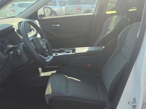 Used 2023 Nissan Rogue SV AWD/4WD image 12