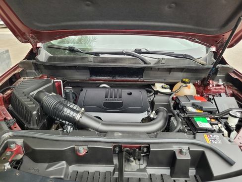 Used 2022 GMC Acadia SLE w/ Driver Convenience Package FWD image 40