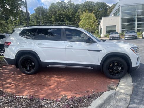 New 2026 Volkswagen Atlas Peak Edition AWD/4WD image 4