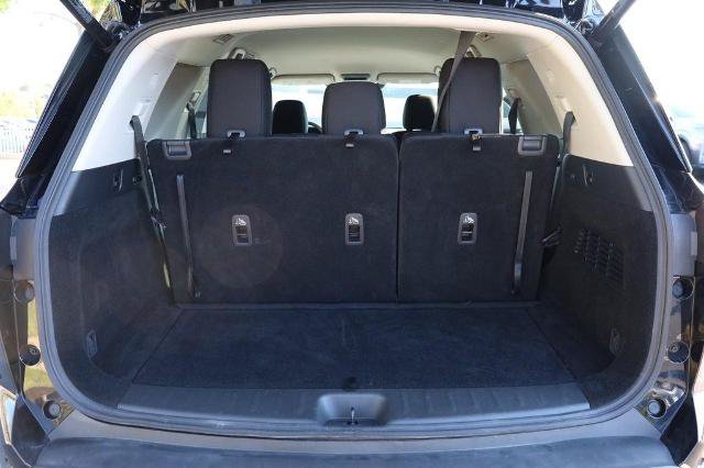 Certified 2025 Nissan Pathfinder SV FWD image 7