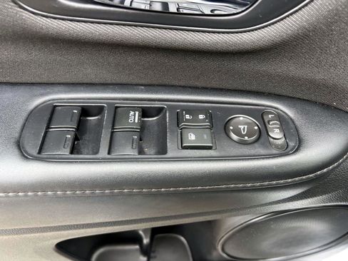 Certified 2020 Honda HR-V Sport image 14
