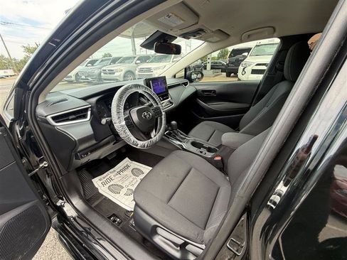 Used 2025 Toyota Corolla LE FWD image 19