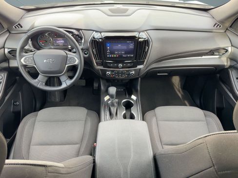 Used 2023 Chevrolet Traverse LT image 13