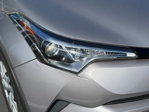 Used 2019 Toyota C-HR LE image 5