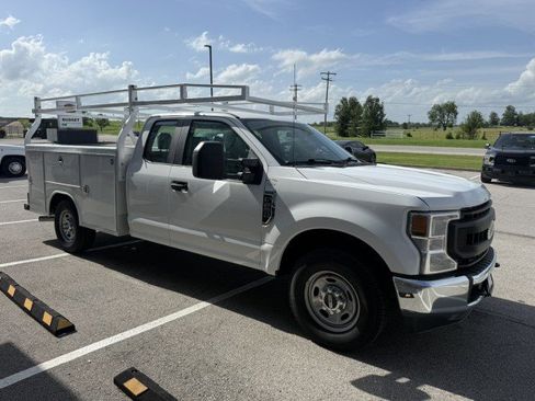 Used 2021 Ford F250 XL w/ STX Appearance Package RWD image 3
