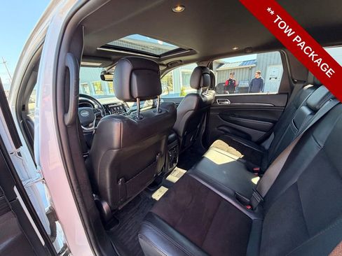Used 2020 Jeep Grand Cherokee Altitude AWD/4WD image 17