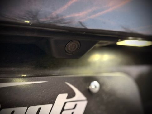 Used 2020 Alfa Romeo Giulia w/ Nero Edizione image 11