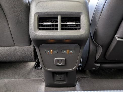 Certified 2022 GMC Terrain Denali w/ Denali Premium Package AWD/4WD image 31