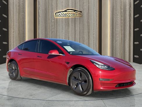 Used 2019 Tesla Model 3 Standard Range Plus image 1