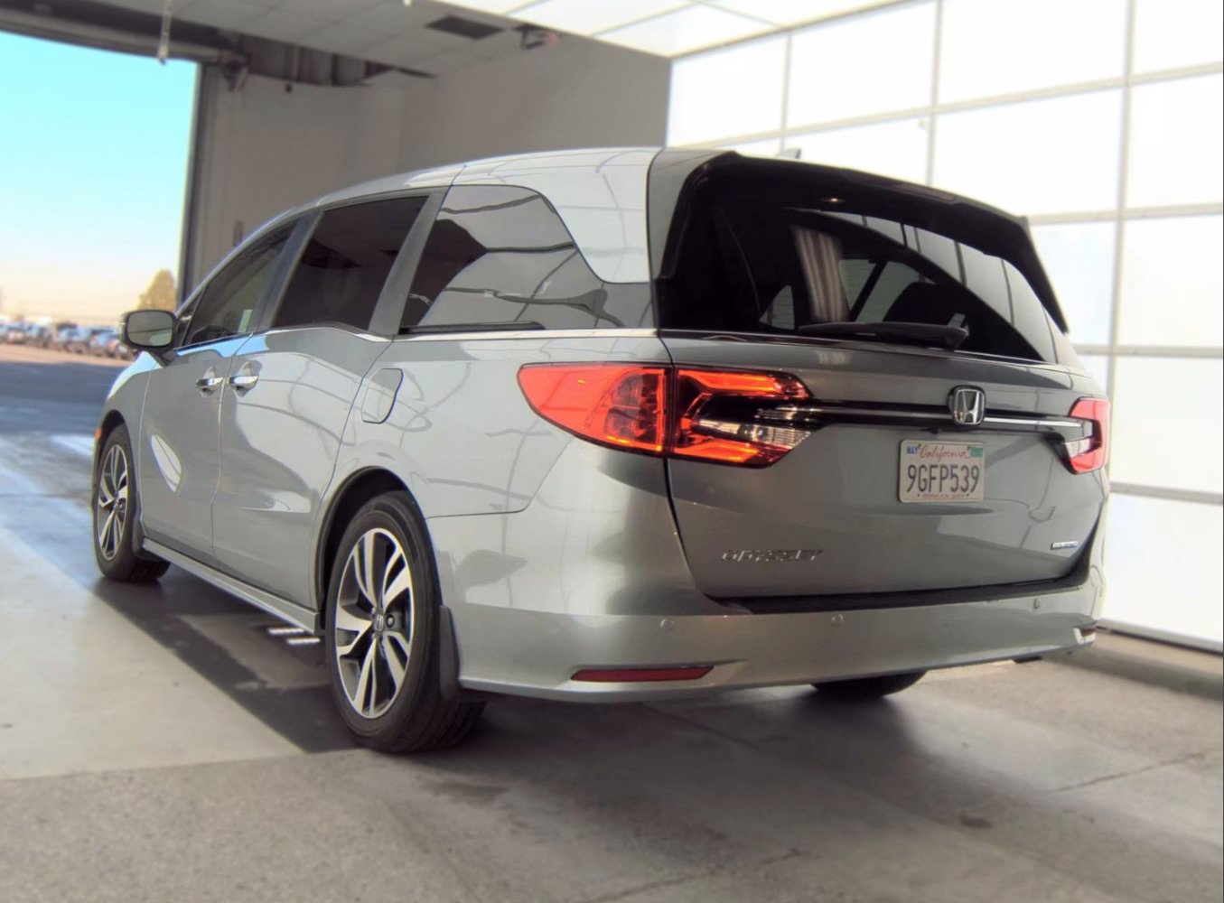 Used 2023 Honda Odyssey Touring image 6