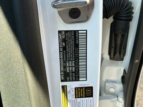 Used 2025 Mercedes-Benz E 350 Sedan image 37