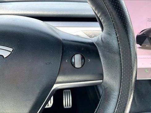 Used 2022 Tesla Model Y Performance AWD/4WD image 19