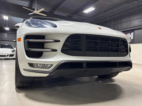 Used 2017 Porsche Macan Turbo image 25