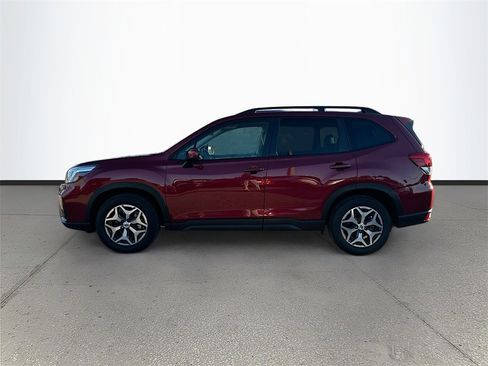 Used 2021 Subaru Forester Premium image 4