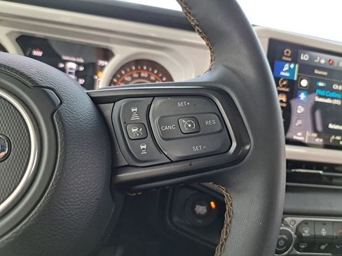 Used 2024 Jeep Gladiator Sport image 14