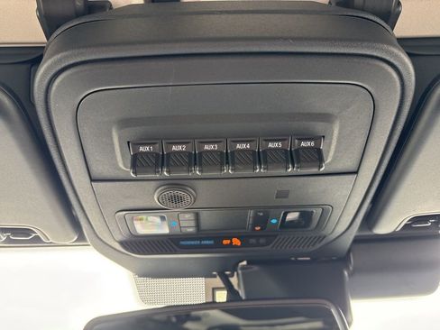 Used 2025 Ford Bronco Badlands AWD/4WD image 46