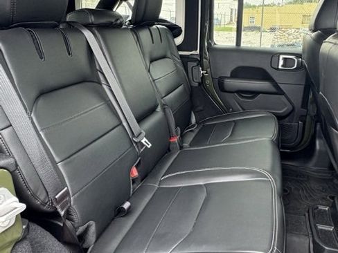 Used 2023 Jeep Wrangler Unlimited Sahara w/ Cold Weather Group image 15