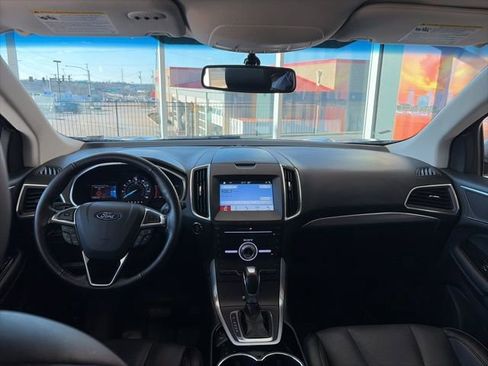 Used 2018 Ford Edge Titanium image 16