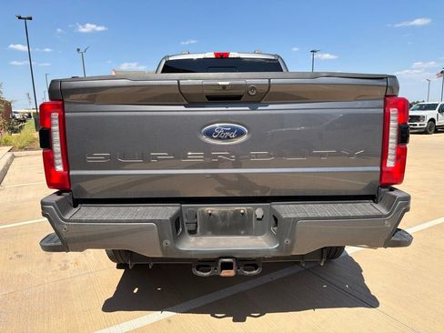 Used 2023 Ford F250 4x4 Crew Cab Super Duty image 4