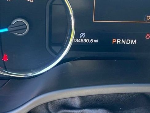Used 2017 Ford F150 Platinum w/ Equipment Group 701A Luxury AWD/4WD image 2