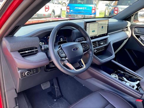 New 2026 Ford Explorer Platinum image 8