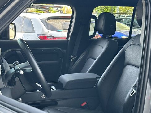 Used 2023 Land Rover Defender 110 SE image 6