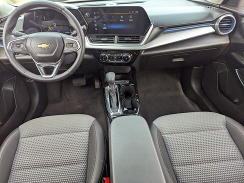 Certified 2024 Chevrolet Trax LT w/ Driver Confidence Package image 18