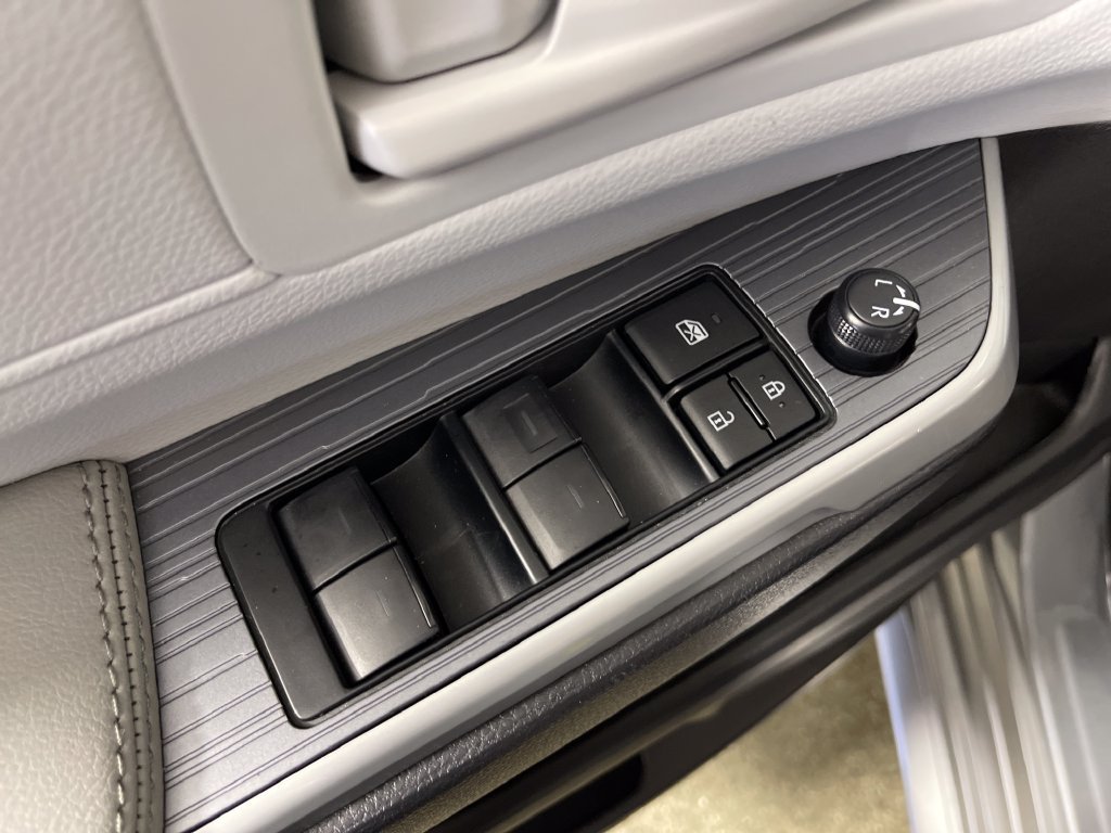 Certified 2026 Toyota Sienna LE AWD/4WD image 16