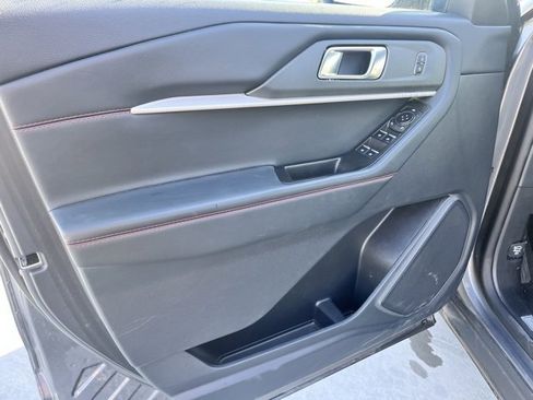 Used 2025 Ford Explorer ST-Line image 10