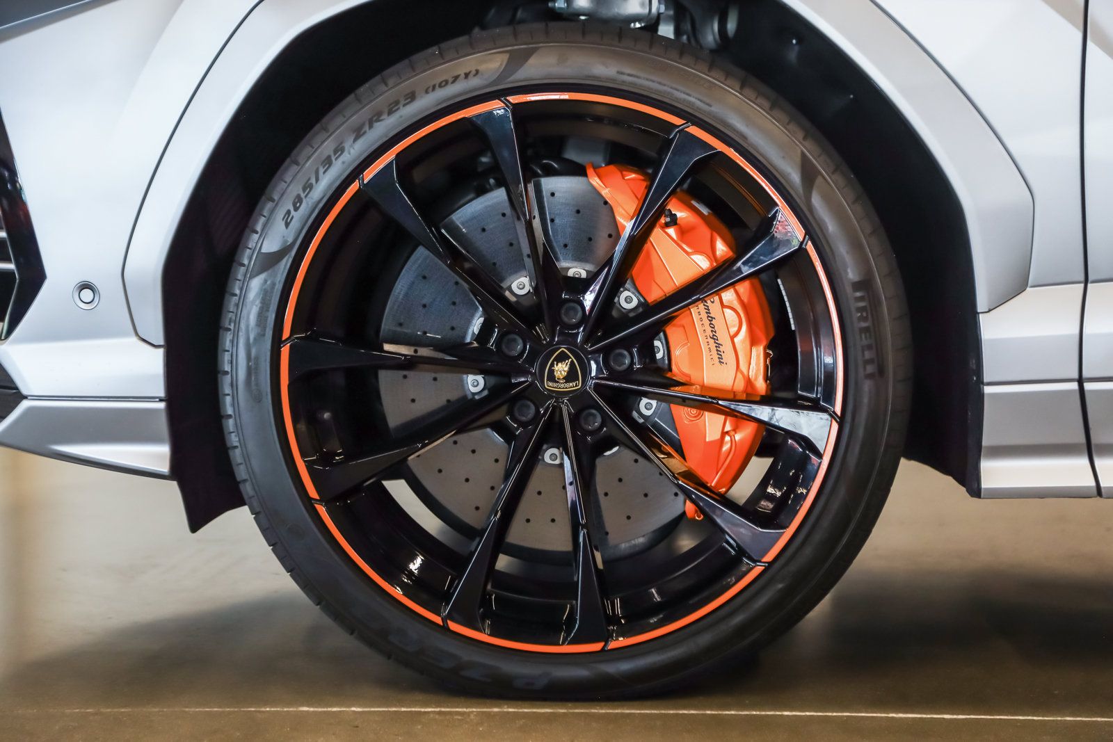 Used 2022 Lamborghini Urus AWD/4WD image 16