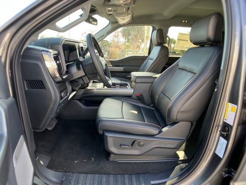 New 2026 Ford F250 Lariat w/ Black Appearance Package image 30