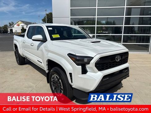 Used 2025 Toyota Tacoma TRD Sport AWD/4WD image 1