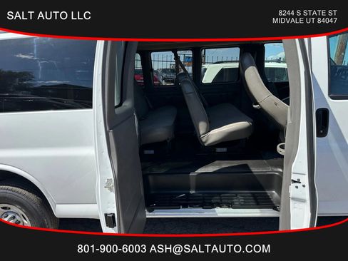 Used 2023 GMC Savana 3500 LS image 18
