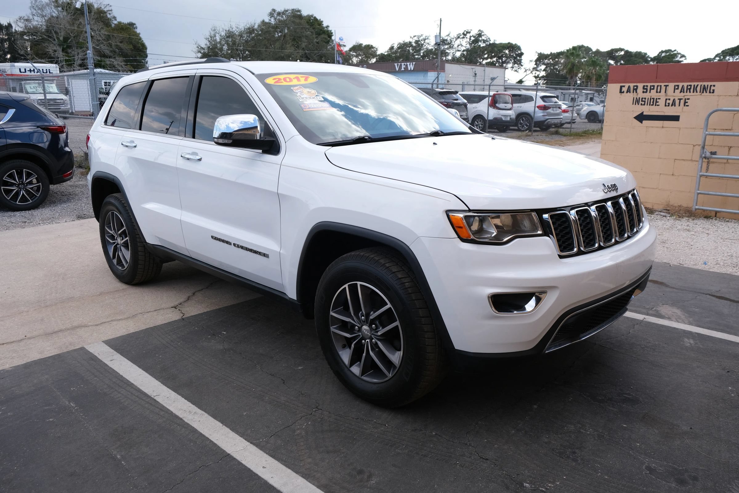 Used 2017 Jeep Grand Cherokee Limited w/ Trailer Tow Group IV RWD image 8