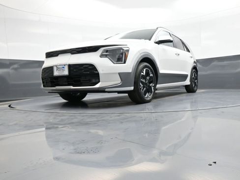 New 2025 Kia Niro Wave w/ Wave Preserve Package image 26