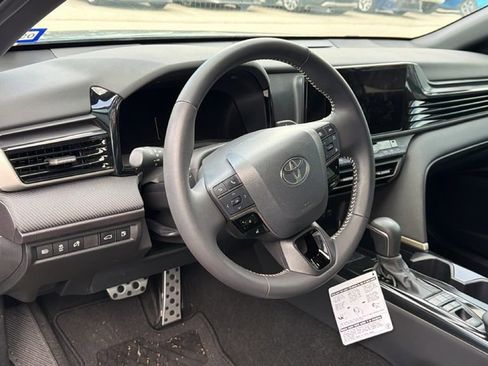 Certified 2025 Toyota Camry SE w/ Convenience Package image 12